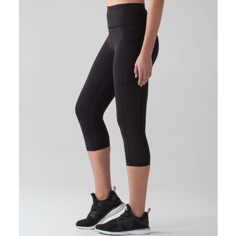 Lululemon Mind Over Miles Crop Leggings (17" ) in Black